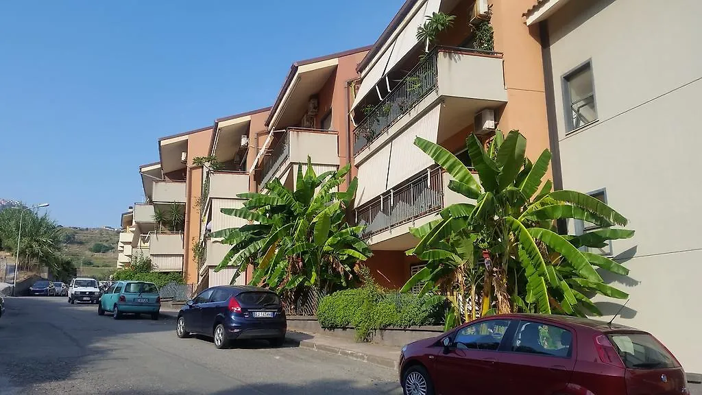 Baia Giardini Apartments  Giardini-Naxos